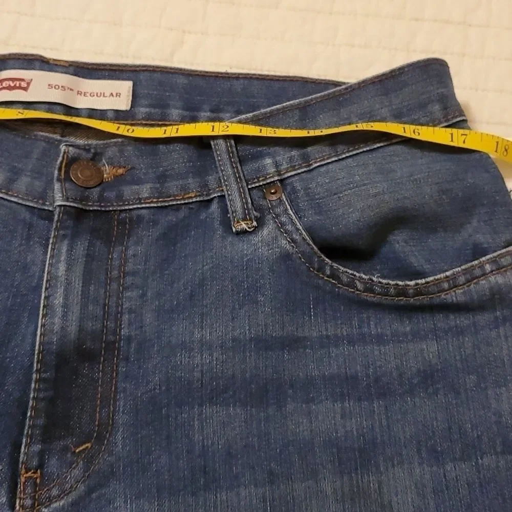 Levi's 505 Relaxed Fit Medium Wash Blue Jeans Size 20 Husky